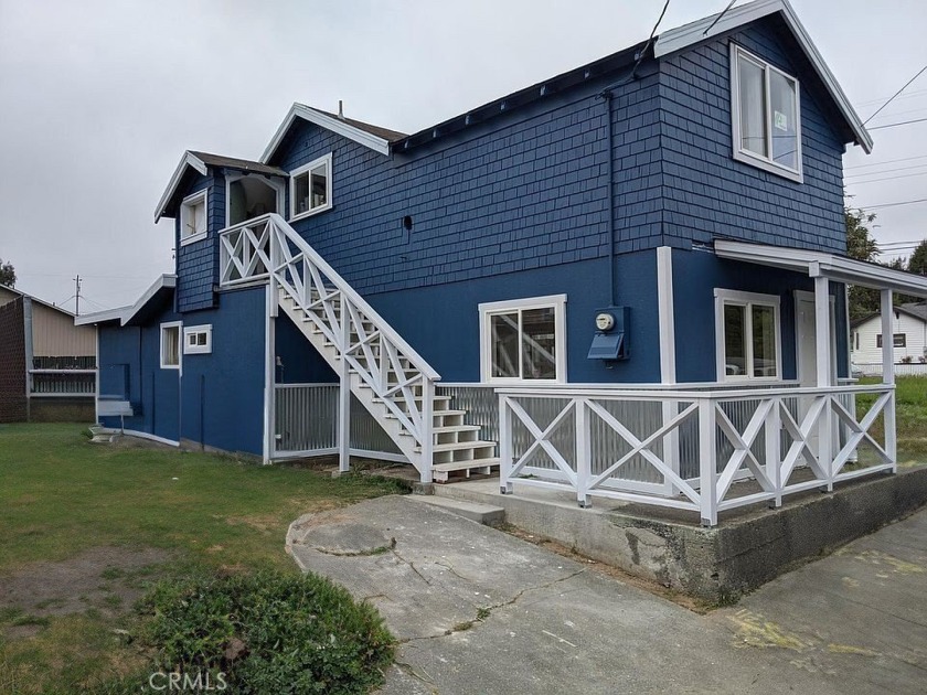 FULLY REMODELLED TWO LEVEL HOME. Rosewood neighborhood - Beach Home for sale in Eureka, California on Beachhouse.com