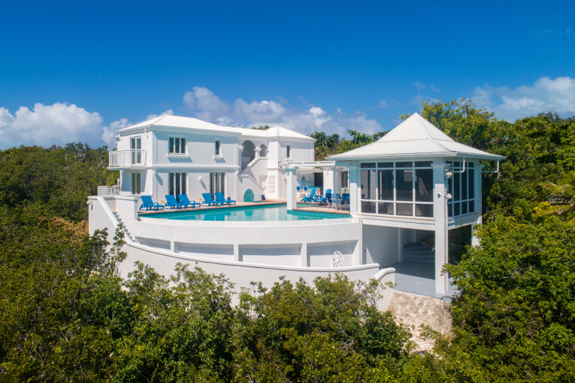 Oceanfront villa, private beach, kayaks and SUPS! CONFIRM BEFORE - Beach Vacation Rentals in Providenciales, West Caicos, Turks and Caicos Islands on Beachhouse.com