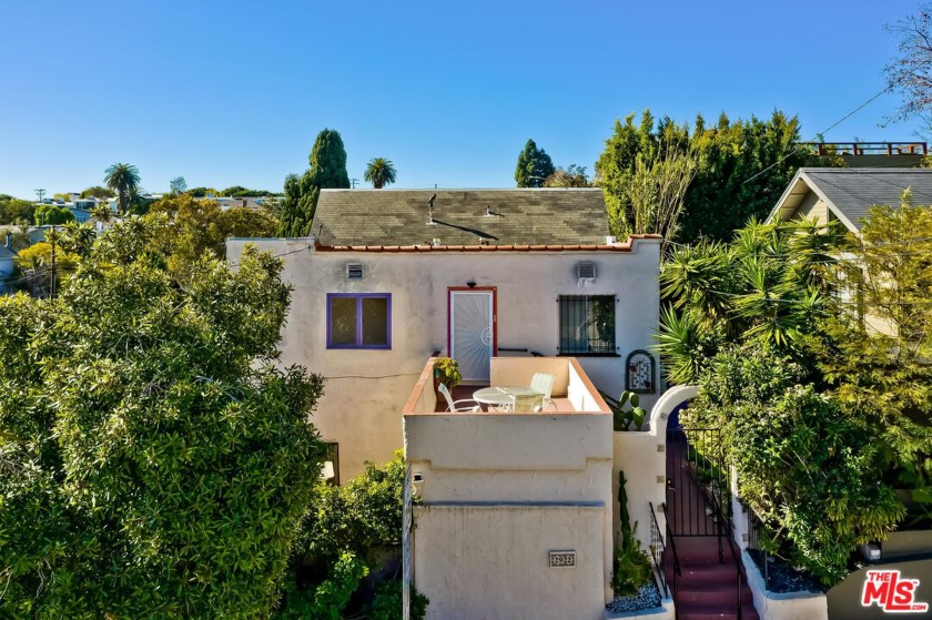 First time on the market in 30 years. Spanish style triplex - Beach Home for sale in Santa Monica, California on Beachhouse.com