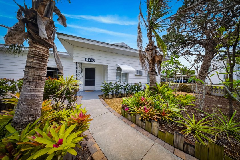 Well-maintained 3 Bed 3 Bath home with flex room offering - Beach Home for sale in Fort Pierce, Florida on Beachhouse.com