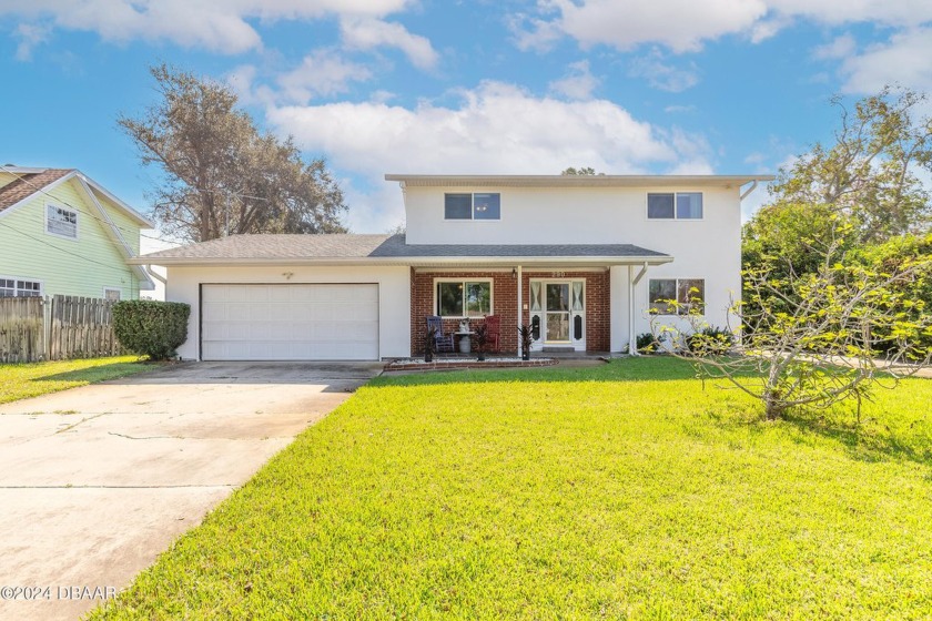 No storm damage! Welcome to this lovely two-story home in a - Beach Home for sale in Ormond Beach, Florida on Beachhouse.com