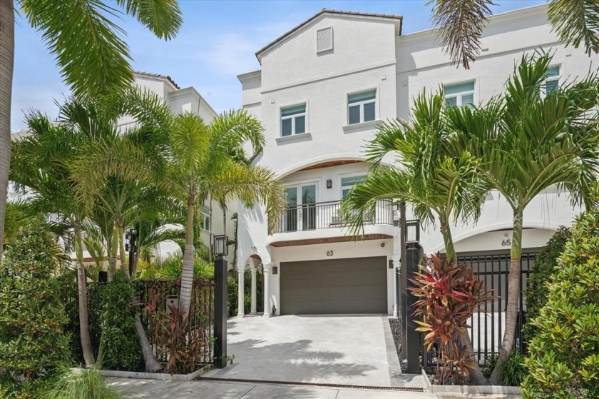 Experience luxury waterfront living in this impeccably - Beach Townhome/Townhouse for sale in Fort Lauderdale, Florida on Beachhouse.com