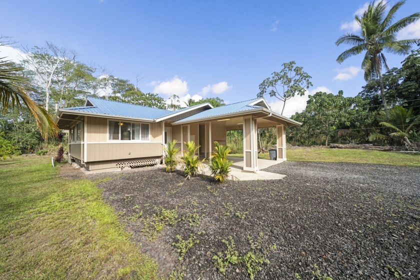 Charming 3 bed / 1.75 bath home in Hawaiian Paradise Park - Beach Home for sale in Keaau, Hawaii on Beachhouse.com