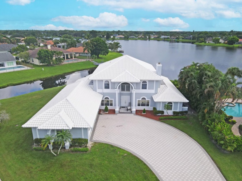 Discover a one-of-a-kind sanctuary nestled on an oversized - Beach Home for sale in Wellington, Florida on Beachhouse.com