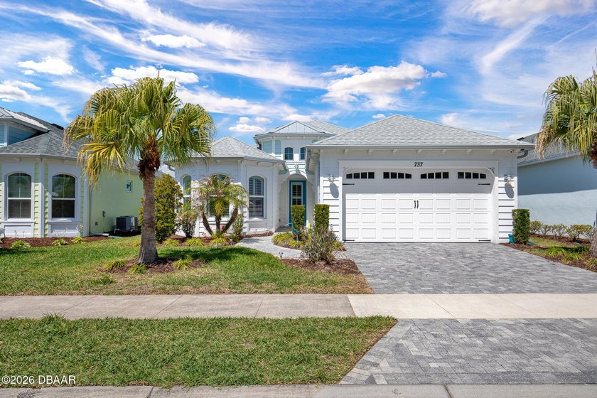 Highly upgraded LAKEFRONT ''PARROT'' model with HURRICANE - Beach Home for sale in Daytona Beach, Florida on Beachhouse.com
