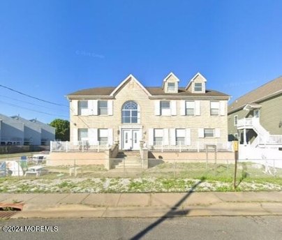 This is a Coming Soon showing to start Sept 28th Location ! - Beach Home for sale in Union Beach, New Jersey on Beachhouse.com