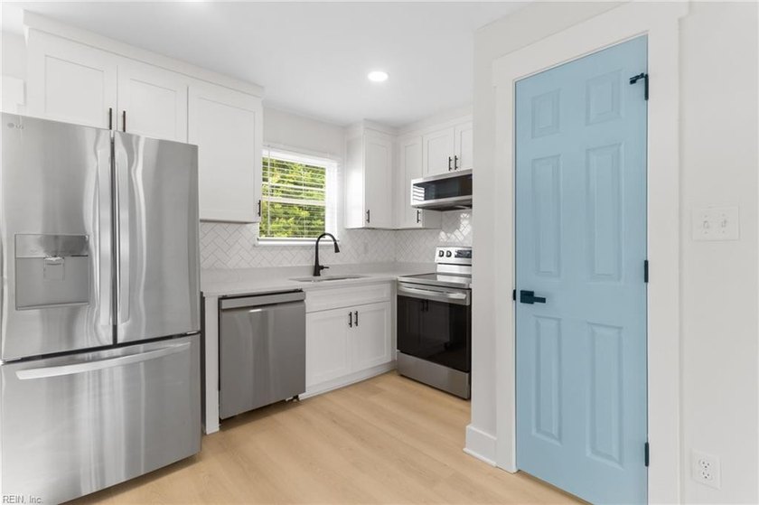 *Seller to give $4,000 closing cost assistance to all VA - Beach Condo for sale in Norfolk, Virginia on Beachhouse.com