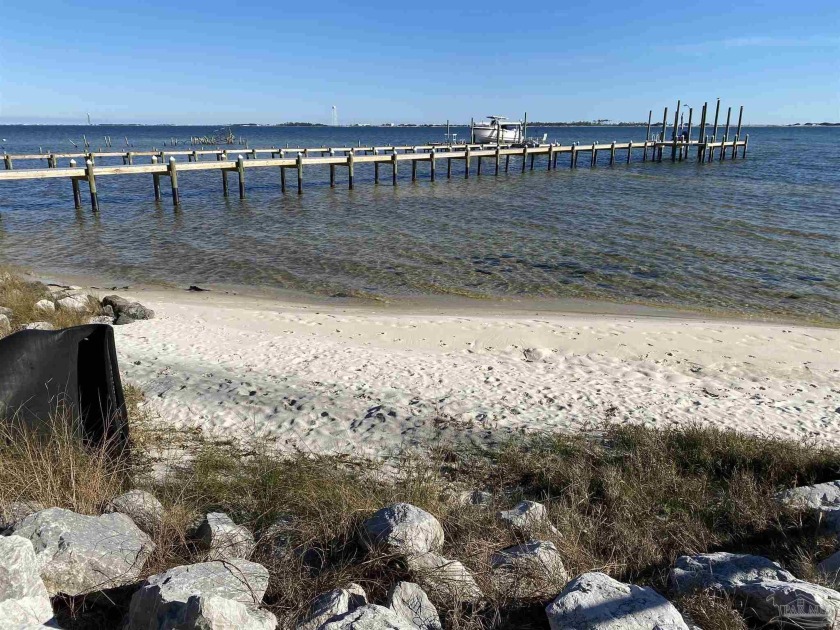 Lovely well maintained home in waterfront community nestled in - Beach Home for sale in Navarre, Florida on Beachhouse.com
