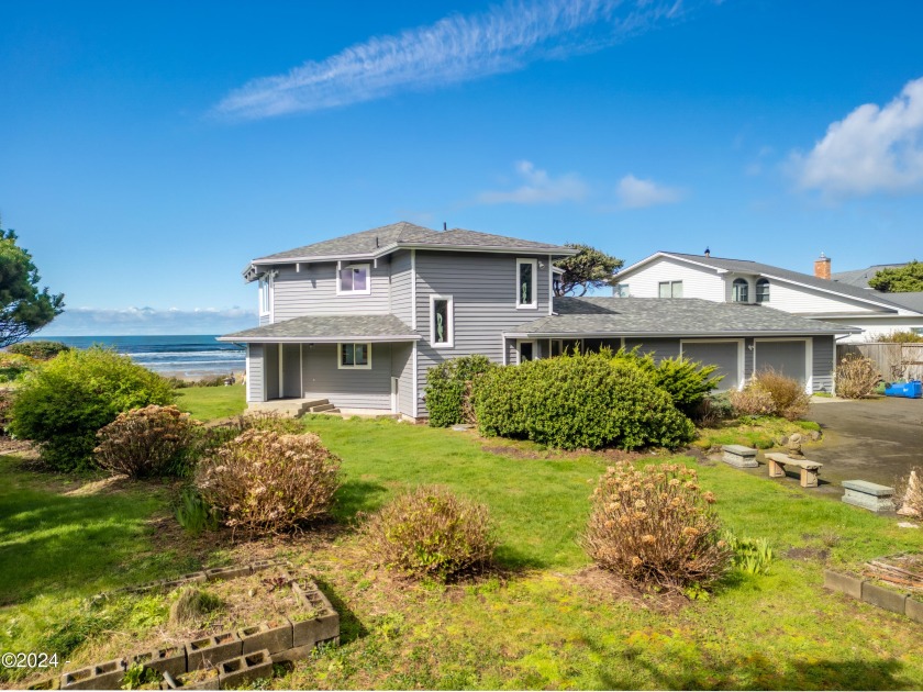 Spectacular views from this beautiful oceanfront home.  Home has - Beach Home for sale in Waldport, Oregon on Beachhouse.com