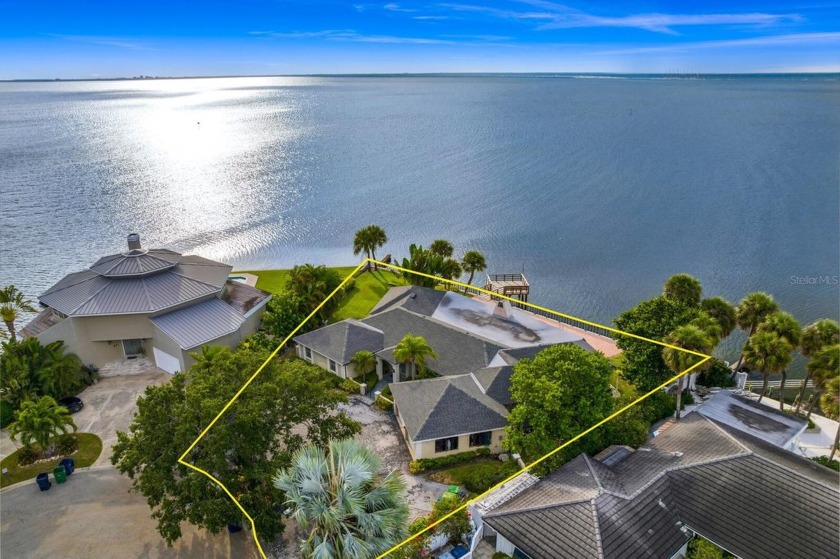 RARELY AVAILABLE OPEN BAY waterfront lot in one of South Tampa's - Beach Home for sale in Tampa, Florida on Beachhouse.com