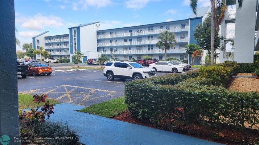 This lovely 2 Bedroom and 2 bathroom condo unit in a quiet - Beach Condo for sale in Margate, Florida on Beachhouse.com