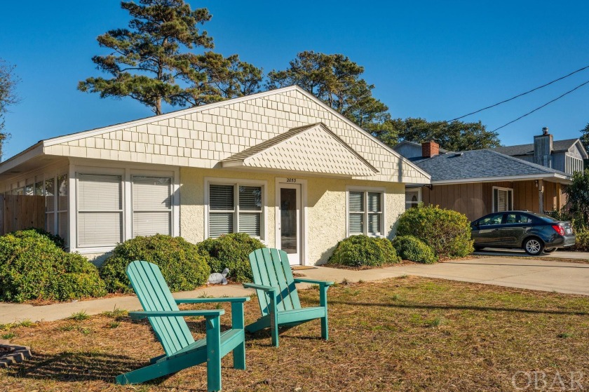 This sweet bungalow in the heart of Kill Devil Hills is out to - Beach Home for sale in Kill Devil Hills, North Carolina on Beachhouse.com