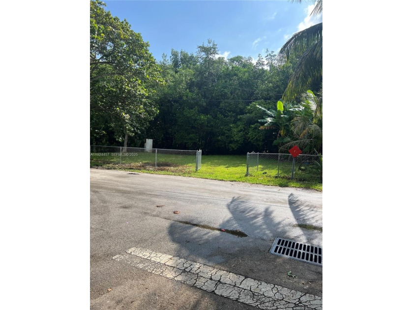 NMB Very good area for new - Beach Lot for sale in North Miami Beach, Florida on Beachhouse.com