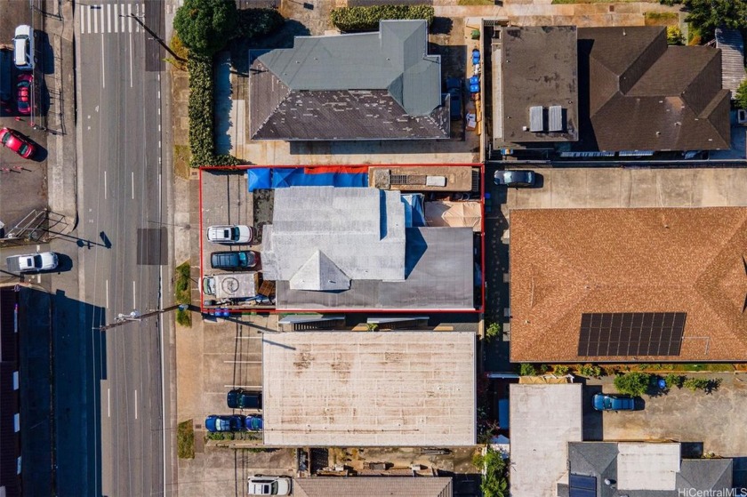 Mixed-use building with great potential. This versatile - Beach Commercial for sale in Honolulu, Hawaii on Beachhouse.com