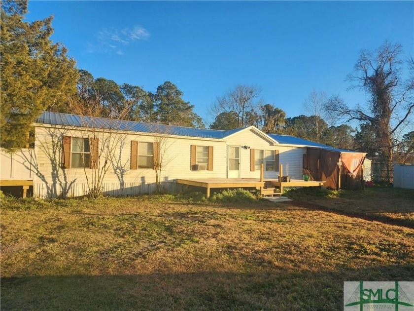 4BR Double Wide on Pond Lot with New Decks & Dock! Spacious 4BR - Beach Home for sale in Darien, Georgia on Beachhouse.com