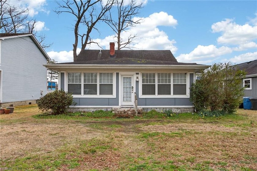 Perfect Vacation home near the Beach!!! Spacious and versatile - Beach Home for sale in Virginia Beach, Virginia on Beachhouse.com