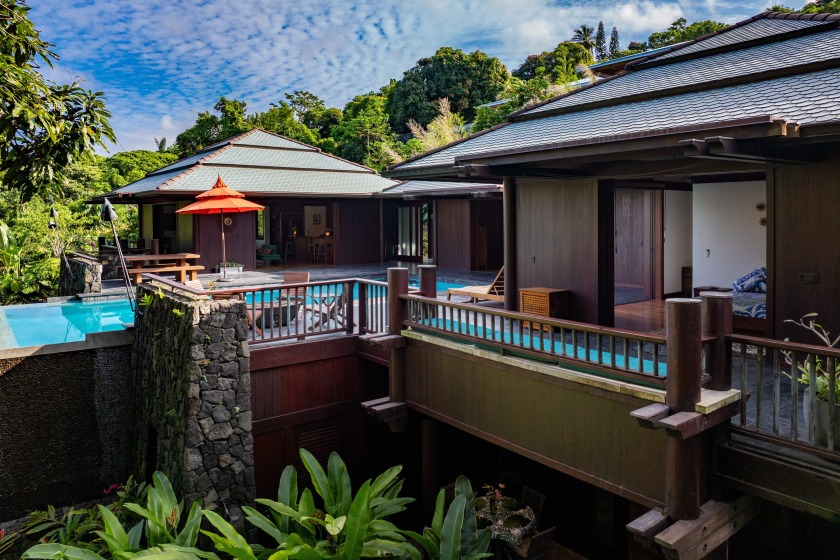 76-874 Io Kualua Pl - an architectural masterpiece in Kona - Beach Home for sale in Kailua Kona, Hawaii on Beachhouse.com