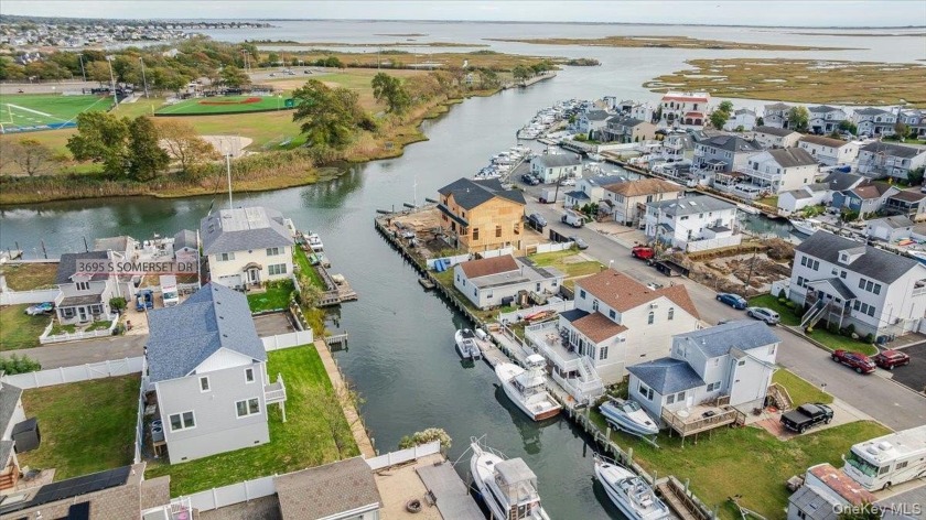 Welcome to this exquisite newly built Colonial by OZ General - Beach Home for sale in Seaford, New York on Beachhouse.com