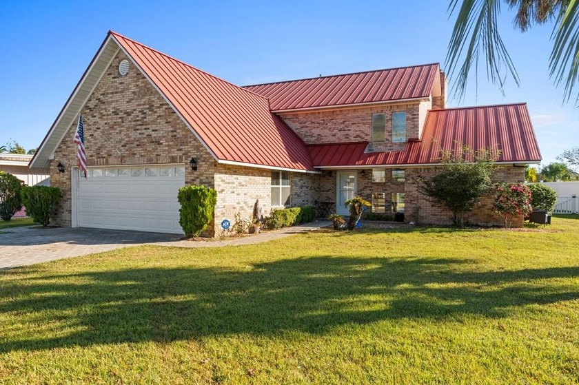 'CURRENTLY UNDER CONTRACT, SELLER WILL CONSIDER BACKUP OFFERS' - Beach Home for sale in Port St Joe, Florida on Beachhouse.com