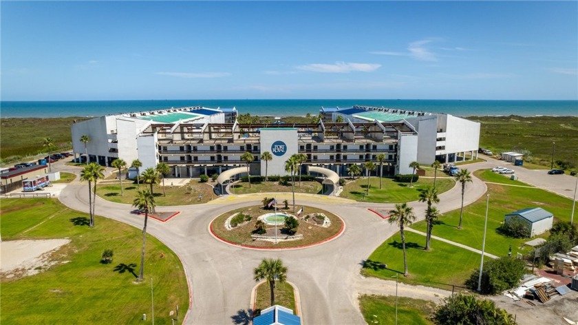 This beautiful beachfront condo offers 2 bedroom and 2 bath. It - Beach Condo for sale in Port Aransas, Texas on Beachhouse.com