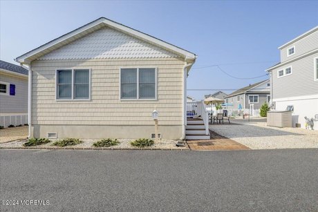 Charming Beach Bungalow in Ocean Beach 2, Lavallette, NJ!

 - Beach Home for sale in Lavallette, New Jersey on Beachhouse.com