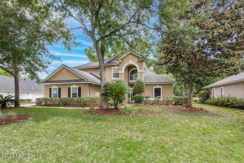 This beautiful 4 bedroom, 2.5 bath, 2748sqft, golf course view - Beach Home for sale in Saint Johns, Florida on Beachhouse.com