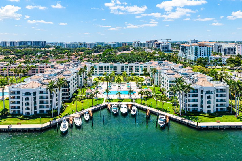 Welcome to the exclusive waterfront community of Mizner Court in - Beach Condo for sale in Boca Raton, Florida on Beachhouse.com