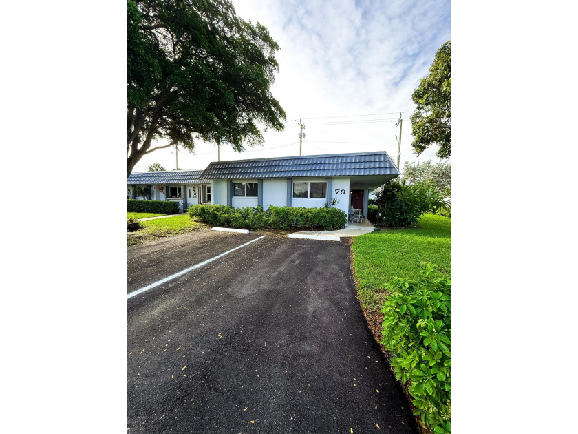 55+ corner condo in Cresthaven with 2 bedrooms, 2 full baths - Beach Condo for sale in West Palm Beach, Florida on Beachhouse.com