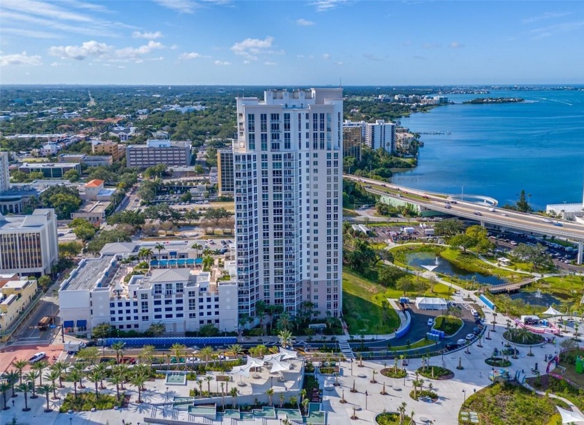 Must see this Luxury Condo on the 9th floor with water views in - Beach Condo for sale in Clearwater, Florida on Beachhouse.com