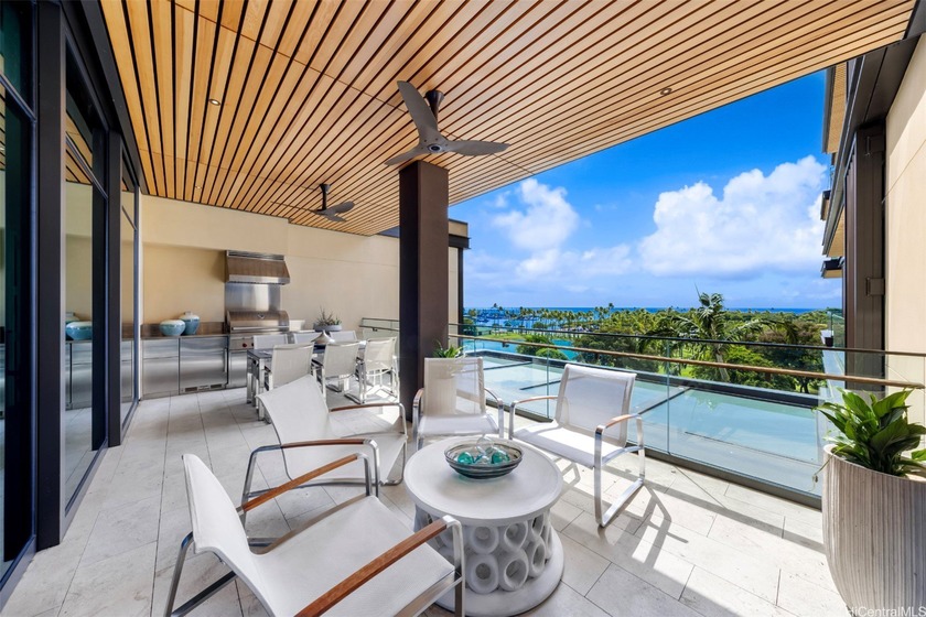 Situated fronting Ala Moana Beach Park, Park Lane is positioned - Beach Condo for sale in Honolulu, Hawaii on Beachhouse.com