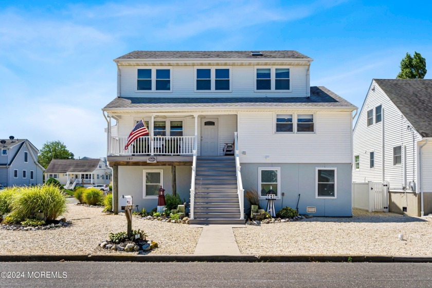 Charming corner lot cape on Ohio Avenue awaits!! From the cozy - Beach Home for sale in Long Beach Island, New Jersey on Beachhouse.com