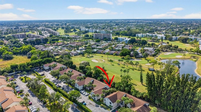 Beautiful and truly move-in ready 3BR/2BA condo in Park Pointe! - Beach Condo for sale in Green Acres, Florida on Beachhouse.com