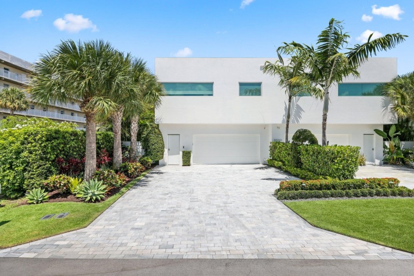 Absolutely stunning and impeccably maintained modern beachside - Beach Townhome/Townhouse for sale in Boca Raton, Florida on Beachhouse.com