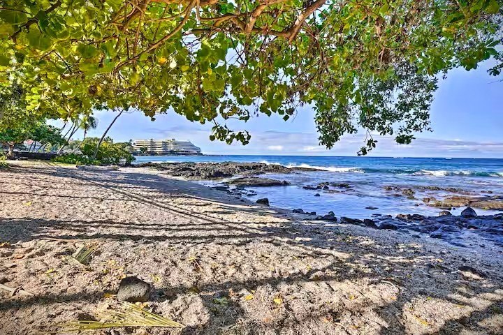 This is a leasehold property. Welcome to your Hawaiian oasis - Beach Condo for sale in Kailua Kona, Hawaii on Beachhouse.com