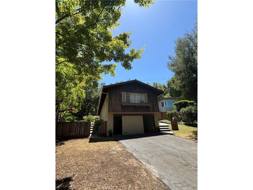 Nestled in the picturesque community of Orinda, California, this - Beach Home for sale in Orinda, California on Beachhouse.com