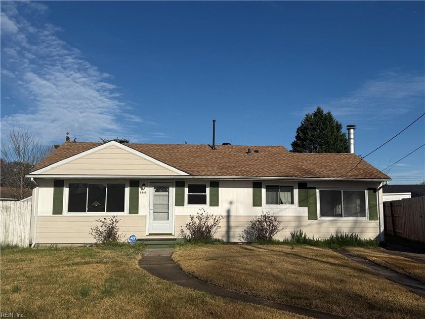 Welcome to your fully renovated 3 bdrm, 1 bath, single family - Beach Home for sale in Norfolk, Virginia on Beachhouse.com