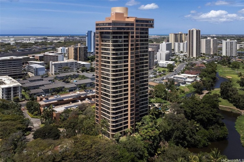 This is a rare offering of a Penthouse one-bedroom unit with a - Beach Condo for sale in Honolulu, Hawaii on Beachhouse.com