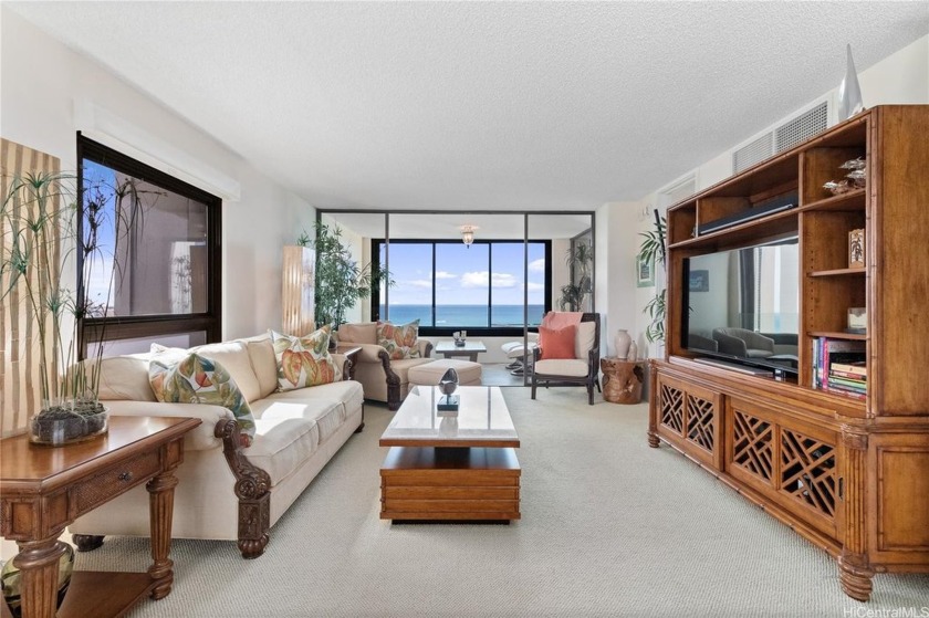 STUNNING Diamond Head Tower 2 bedroom, 2 full bathroom corner - Beach Condo for sale in Honolulu, Hawaii on Beachhouse.com