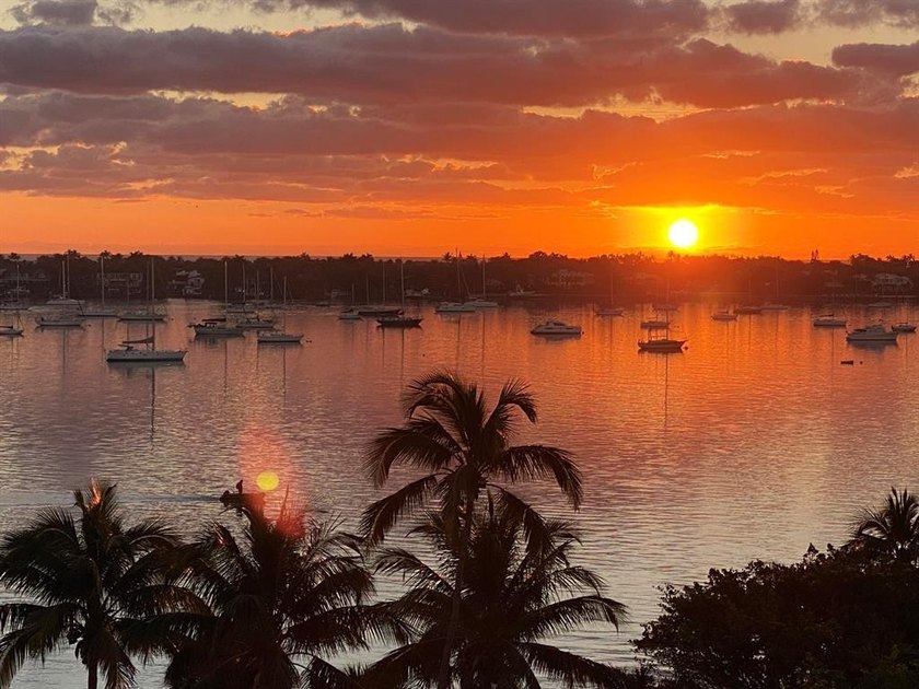Stunning unit that has been completely renovated with fabulous - Beach Condo for sale in West Palm Beach, Florida on Beachhouse.com