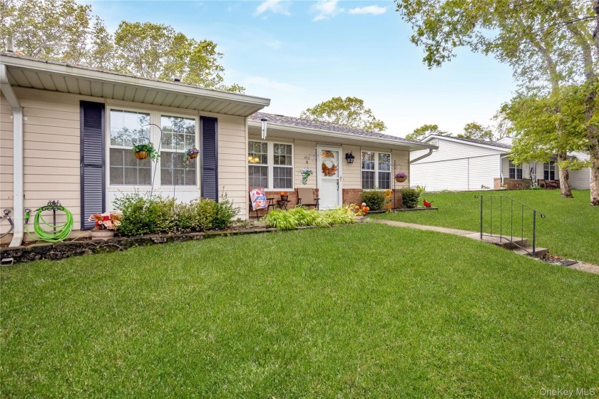 Discover this beautifully updated Oakmont model in the desirable - Beach Condo for sale in Ridge, New York on Beachhouse.com