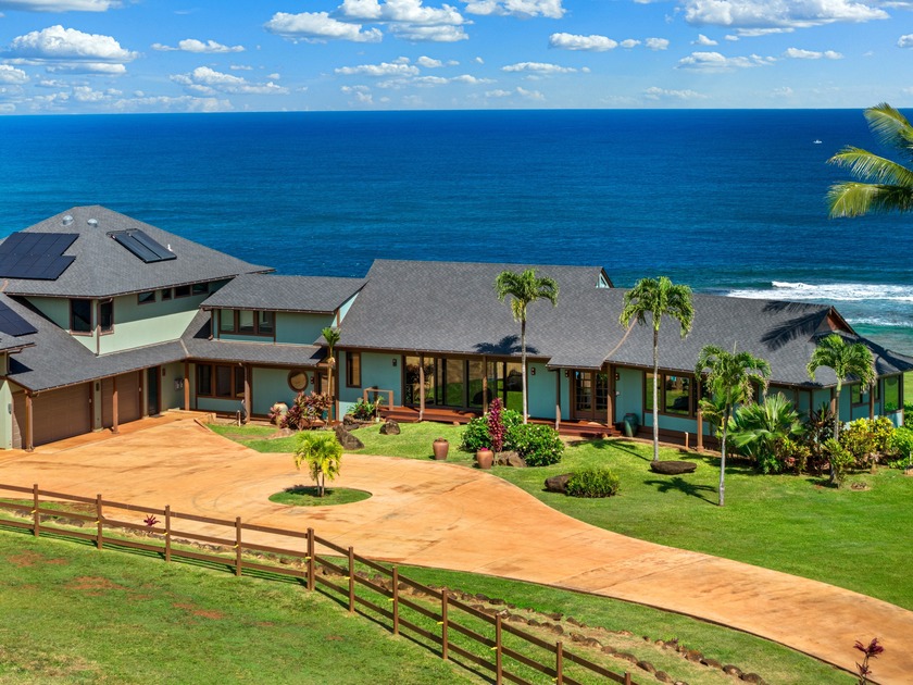 Panoramic white water views, extensive remodel in 2023 and - Beach Home for sale in Anahola, Hawaii on Beachhouse.com