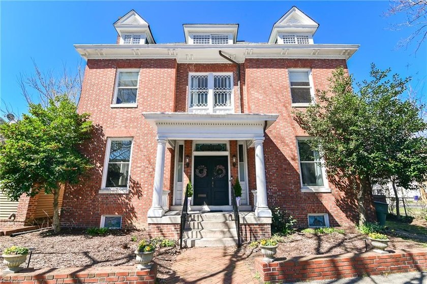 Located in the heart Ghent, this beautiful 1898 historically - Beach Home for sale in Norfolk, Virginia on Beachhouse.com