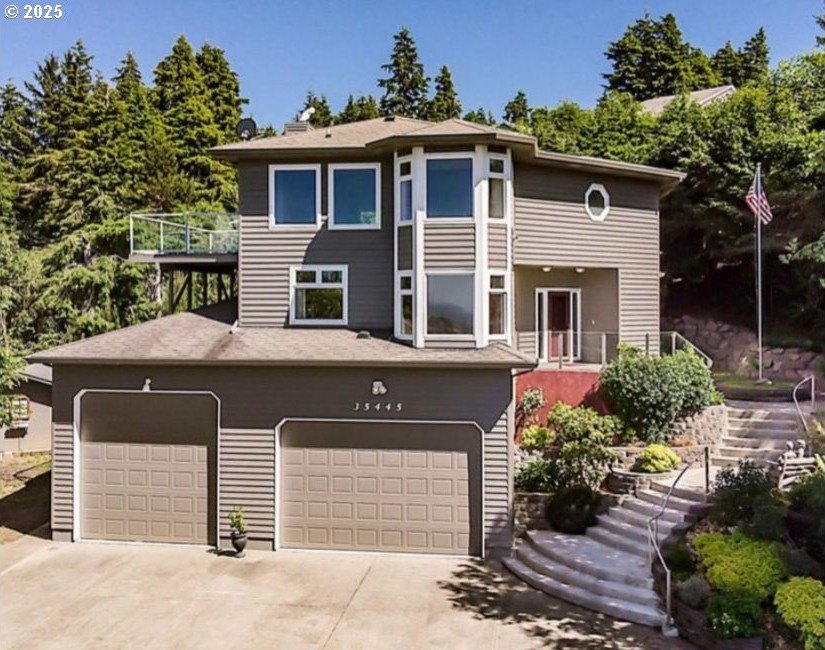 Welcome to your dream beach escape - a stunning luxury home - Beach Home for sale in Pacific City, Oregon on Beachhouse.com