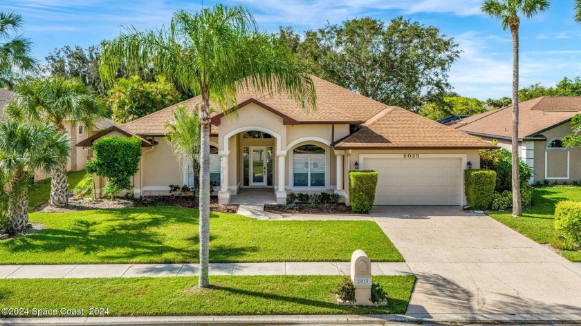 Privacy is key in this waterfront home. The 4 bedroom, 2 and a - Beach Home for sale in Merritt Island, Florida on Beachhouse.com