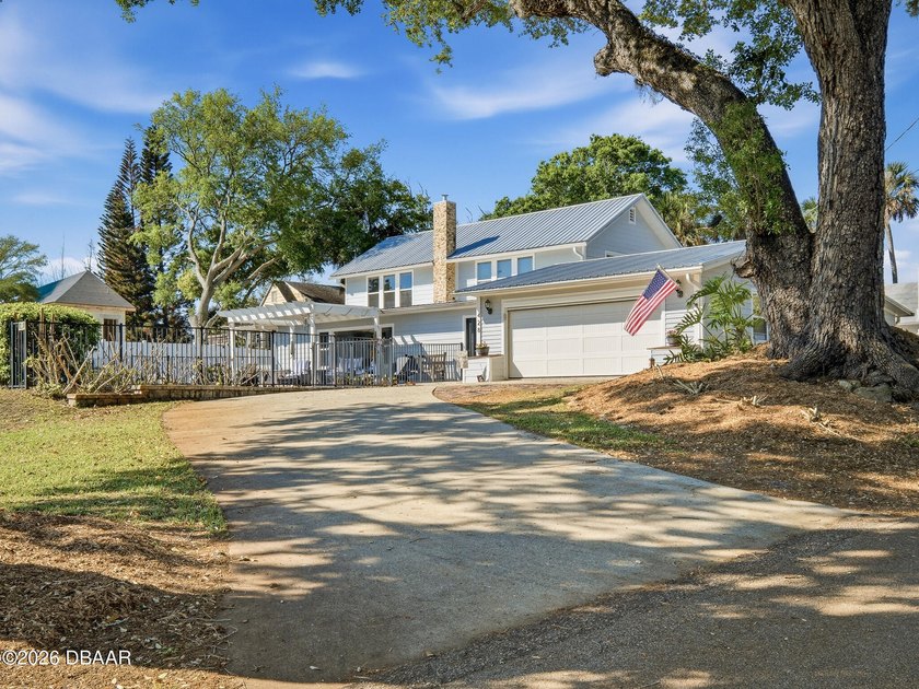 Between US#1 and River and just 1.8 miles to all that downtown - Beach Home for sale in Edgewater, Florida on Beachhouse.com