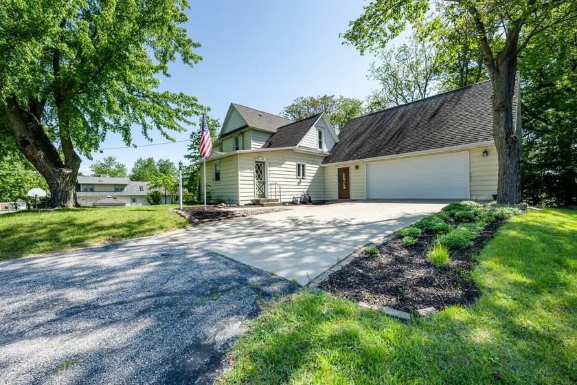 Just 1 mile from Lake Michigan's public beach and only 2 blocks - Beach Home for sale in Stevensville, Michigan on Beachhouse.com