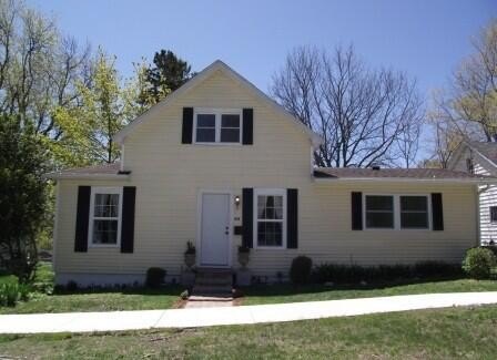 This fantastic 4 bedroom, 2 full bath remodeled home has a large - Beach Home for sale in Ludington, Michigan on Beachhouse.com