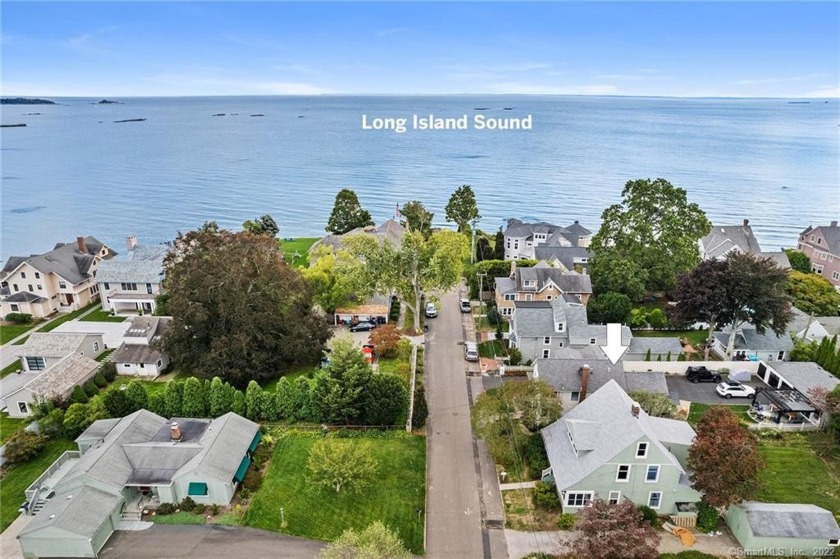 Welcome to 18 Spring Rock Road in the Heart of Pine Orchard - Beach Home for sale in Branford, Connecticut on Beachhouse.com