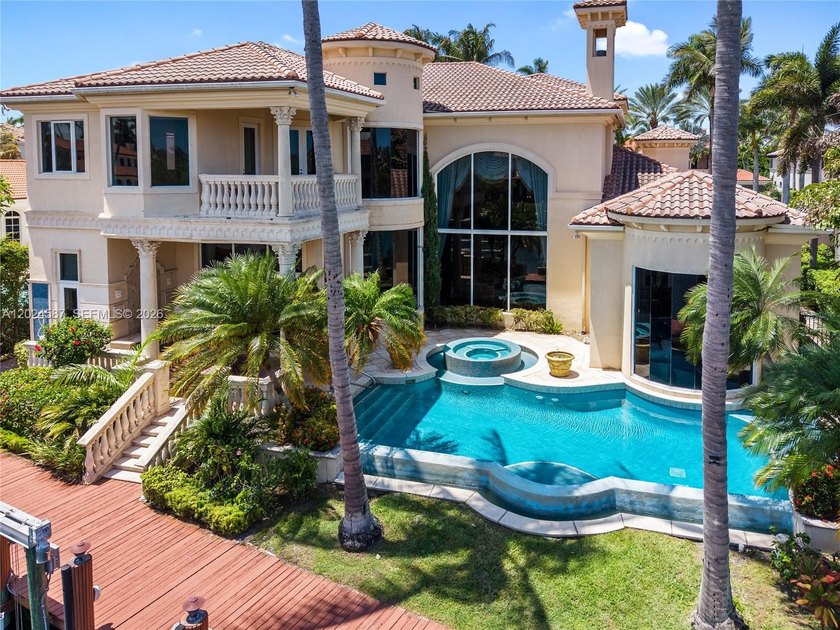 Waterfront Estate w/deep water dockage & ocean access w/no fixed - Beach Home for sale in North Palm Beach, Florida on Beachhouse.com