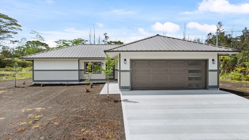 Welcome to this beautiful newly built 3-bedroom, 2-bath home in - Beach Home for sale in Keaau, Hawaii on Beachhouse.com